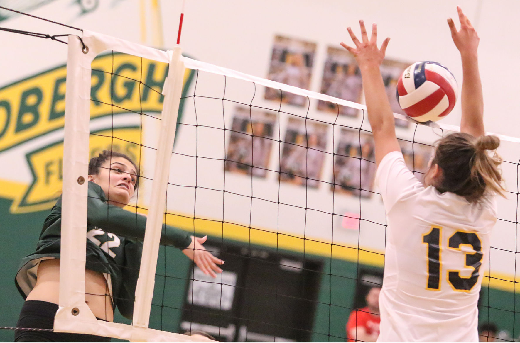 Lindbergh vs. Oakville volleyball